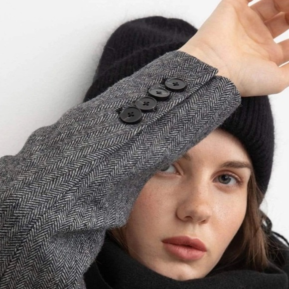 Oversized Grey Blazer​ - Picture 11 of 12